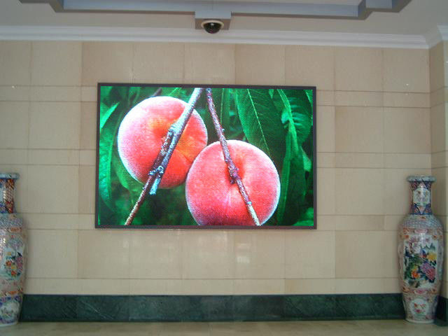 بالألوان الكاملة P5 داخلي LED فيديو الجدار 320 * 160 مم وحدة VGA التباين العالي